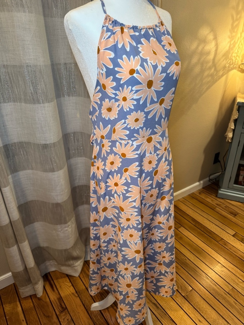Lily Rose Gray and Peach Floral Top - Picture 2 of 6